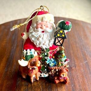 1997 Santa figurine - resin